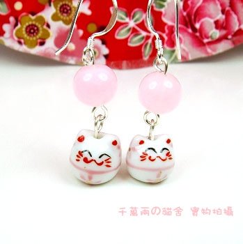 A0169- 100% Good Quality Lucky Cat Earrings (Light Pink)