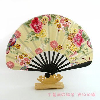 A0210 - Bamboo Kimono fan safflower
