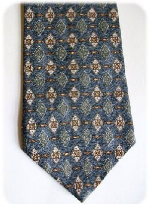 GEOFFREY BEENE Mens 100% SILK TIE Gray w Diamonds