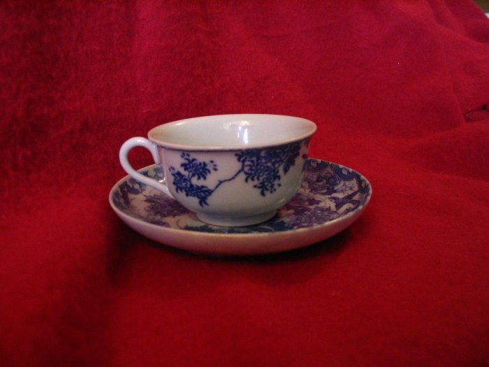 Japanese Tea Cup and Saucer Blue and White cuppatea.ecrater.com