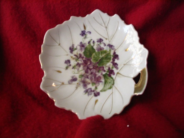 Vintage Hand Painted Nappy Candy Dish with Handle Japan cuppatea.ecrater.com