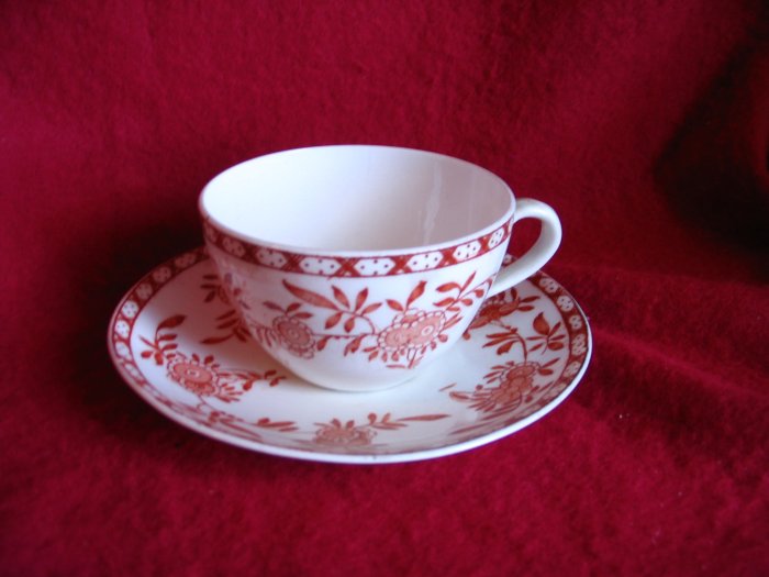 Vintage Atlas China Company Cup and Saucer cuppatea.ecrater.com