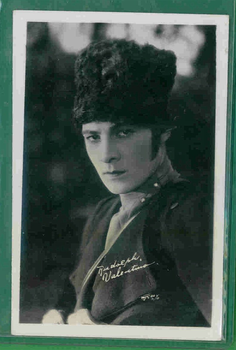 1 - Rudolph Valentino - Photo Postcard