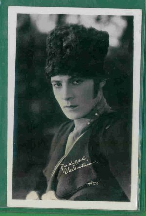 1 - Rudolph Valentino - Photo Postcard