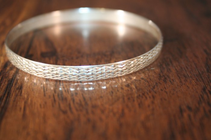 Vintage Diamond Cut Silver Bangle (S01)