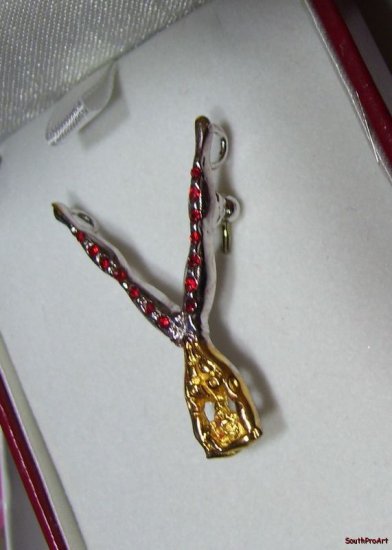 ERTE Y SWAROVSKI CRYSTAL BROOCH Yolanda Yvonne Yvette
