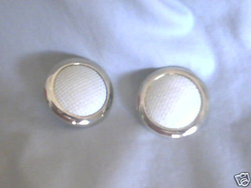 Vintage SARAH COVENTRY WHITE/GOLDTONE CLIP ON EARRINGS