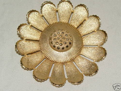 Vintage SARAH COVENTRY SIGNED FLOWER Brooch /Pin