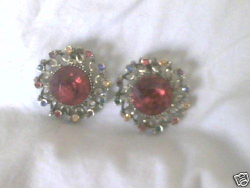 Vintage Goldtone/Red Stone Clip On Earrings