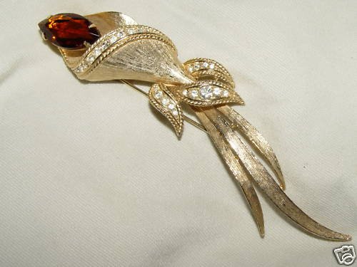 Vintage SARAH COVENTRY 'HIGH FASHION' Brooch /Pin