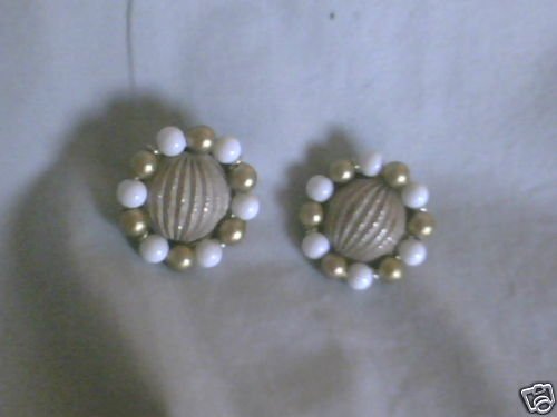 Vintage RICHELIEU SIGNED White & Gold Clip On Earrings