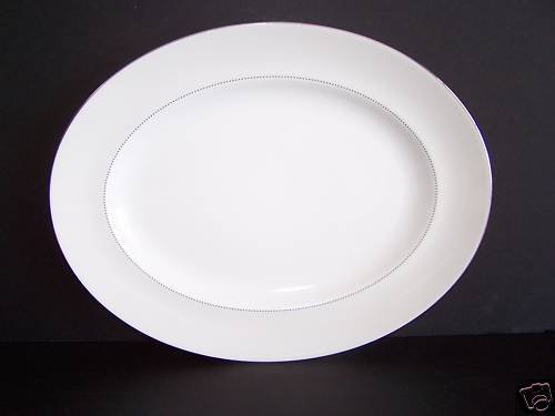 WEDGWOOD Vera Wang Love Knots Oval Serving Platter New