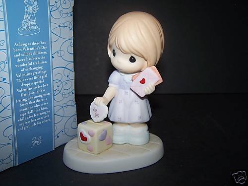 PRECIOUS MOMENTS Figurine I Give My Heart to You NIB