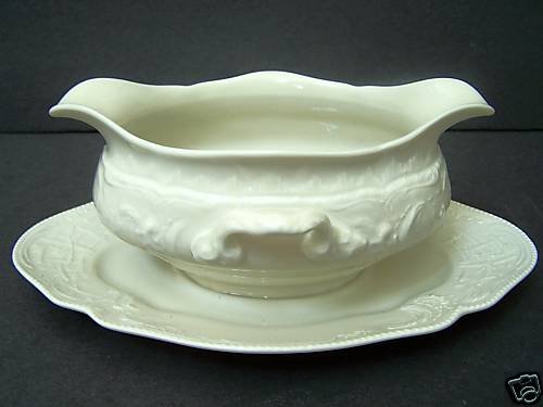 ROSENTHAL Sanssouci Ivory Gravy Boat w/ Underplate New