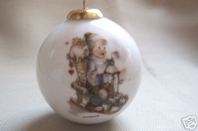 REUTTER Porcelain Ball Hummel Winter Fun Ornament NIB