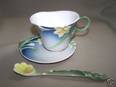 FRANZ Porcelain Spring Freesia Flower Cup/Saucer Spoon New