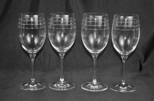 ROYAL DOULTON Cimlet 34376 Etoile Wine Glasses Set/4 by Monique Lhuillier NIB