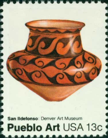 Scott #1707 AMERICAN FOLK ART - San Ildefonso pot 1977 single stamp denomination: 13¢