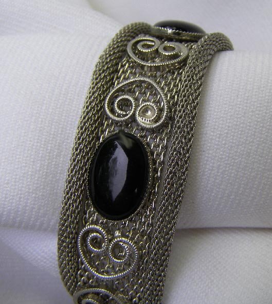 Vintage Baroque Black Glass Cabachon Latch Bracelet