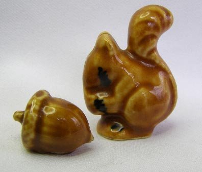 Darling Vintage Squirrel & Nut Salt & Pepper Shakers