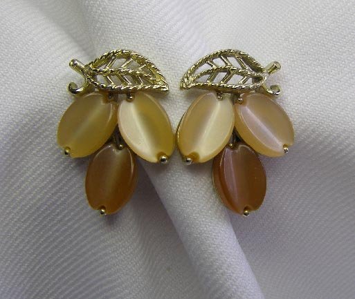 Vintage Lisner Two Tone Brown Thermoset Earrings