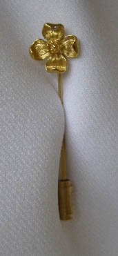 Vintage Crown Trifari Dogwood Flower Stick Pin