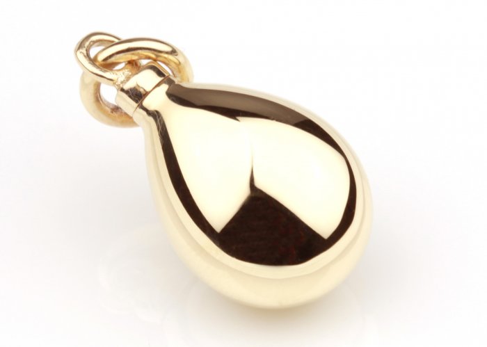9 carat gold memorial pendant
