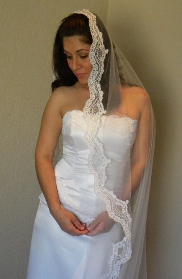 Mantilla Waltz Length Veil in Ivory or White