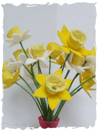 Primitive Folk Art Daffodils