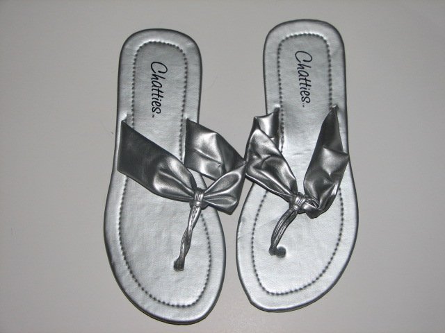 Women's Silver T-Strap Sandals Small (5-6)