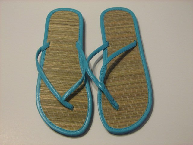 Women's Aqua Bamboo Flip Flops Size 10
