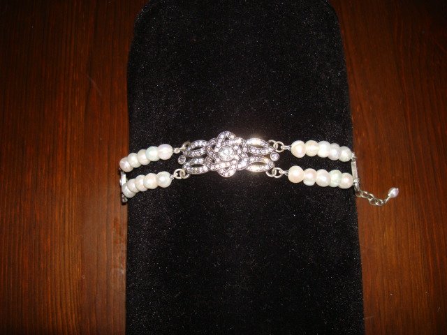 Mia Bracelet-White Pearls