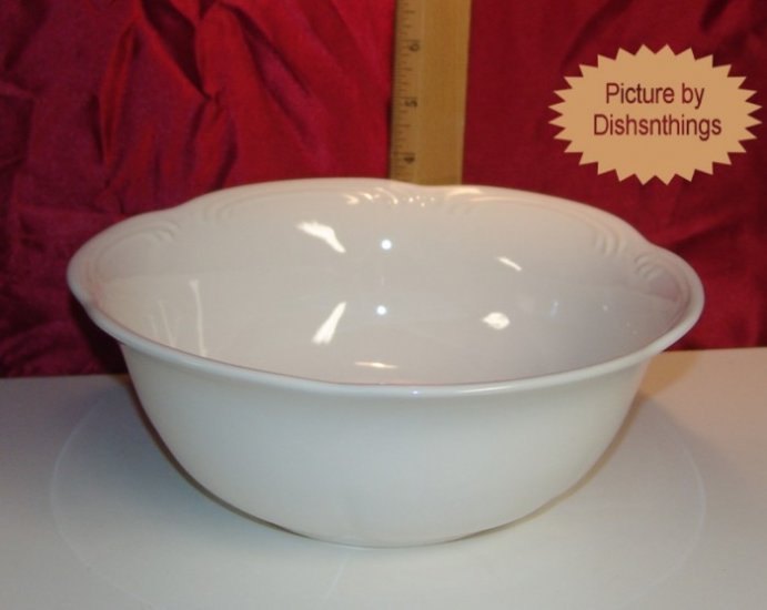 Pfaltzgraff FILIGREE 9 inch Serving Bowl NOS/USA!