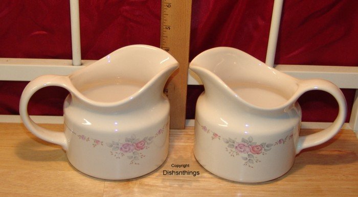 Pfaltzgraff TROUSSEAU 2 large Gravy Pitchers Mint/USA!!