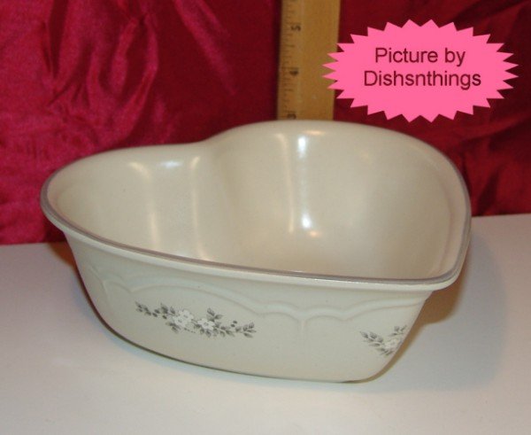 Pfaltzgraff HEIRLOOM Large Heart Serve Bowl USA! MINT!