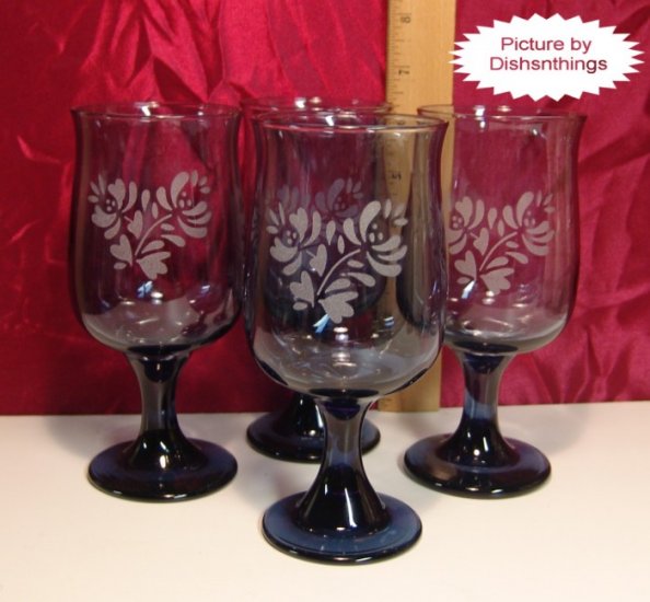 Pfaltzgraff YORKTOWNE 4 Pedestal Water Glass Etched A++