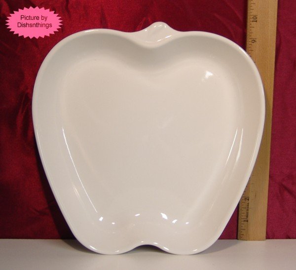 Pfaltzgraff WHITE Apple Shape Server Bowl Baker MINT!