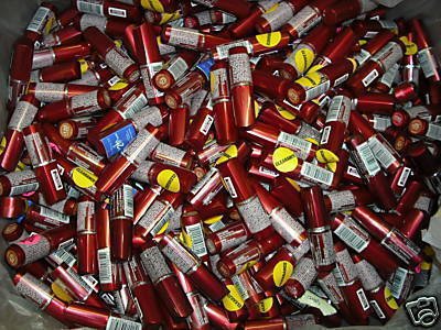 Lot of 100 new Maybelline moisture extreme lipstick