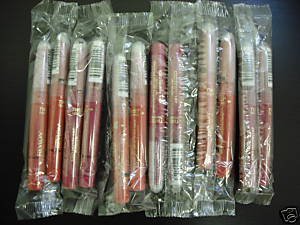 LOT OF 5 NEW REVLON LIPGLIDES. SPARKLING SANGRIA