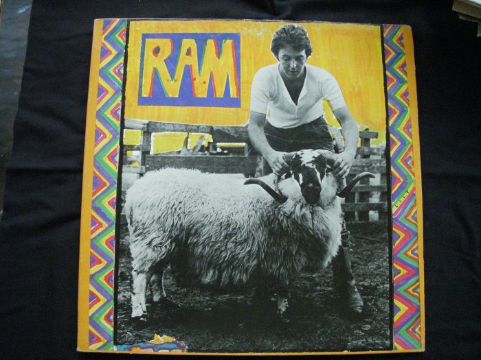 RAM BY PAUL AND LINDA McCARTNEY - GATEFOLD LP -APPLE