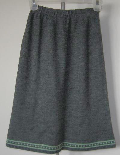 gray mid calf length skirt 100% acrylic size small 26 waist