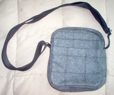 like new AFTERTHOUGHTS gray purse adjustable straps cute