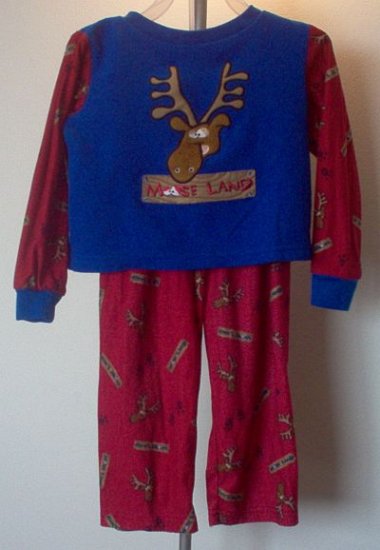 Kid Connection size 3T moose long sleeved pajamas in excellent condition