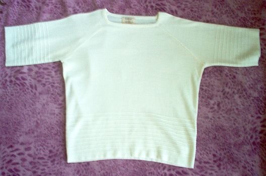 lovely Vintage Hudsons acrylic short sleeved sweater in excellent condition