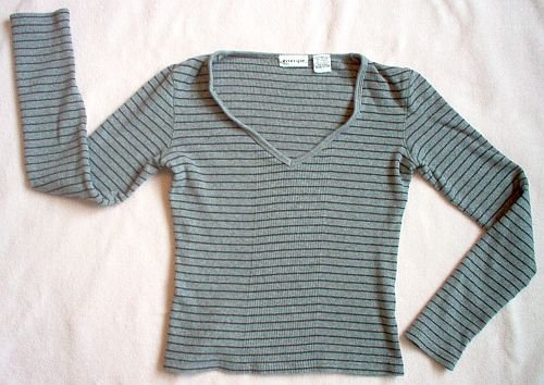 Energie size medium gray ribbed trendy long sleeved shirt excellent condition
