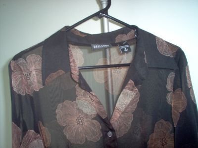 New York and Company NWOT sheer blouse size small brand new