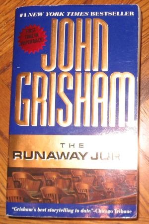 John Grisham the Runaway Jury paperback book GUC