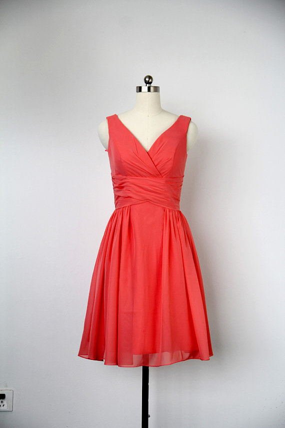 Red chiffon v neck short bridesmaid dress,off the shoulder knee length cheap bridesmaid dress