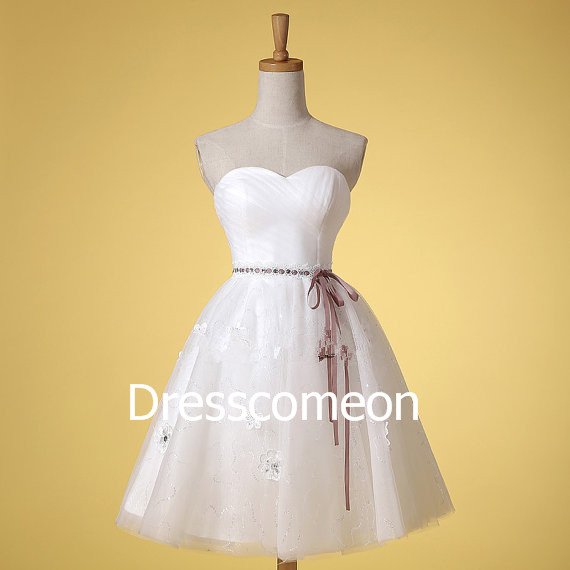Knee-length Sweetheart Tulle Summer Bridal Gown, A-line Sleeveless Wedding Dress with Belt