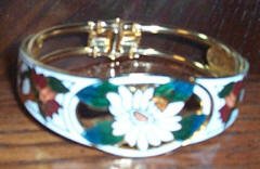 Beautiful Bracelet with Floral Design